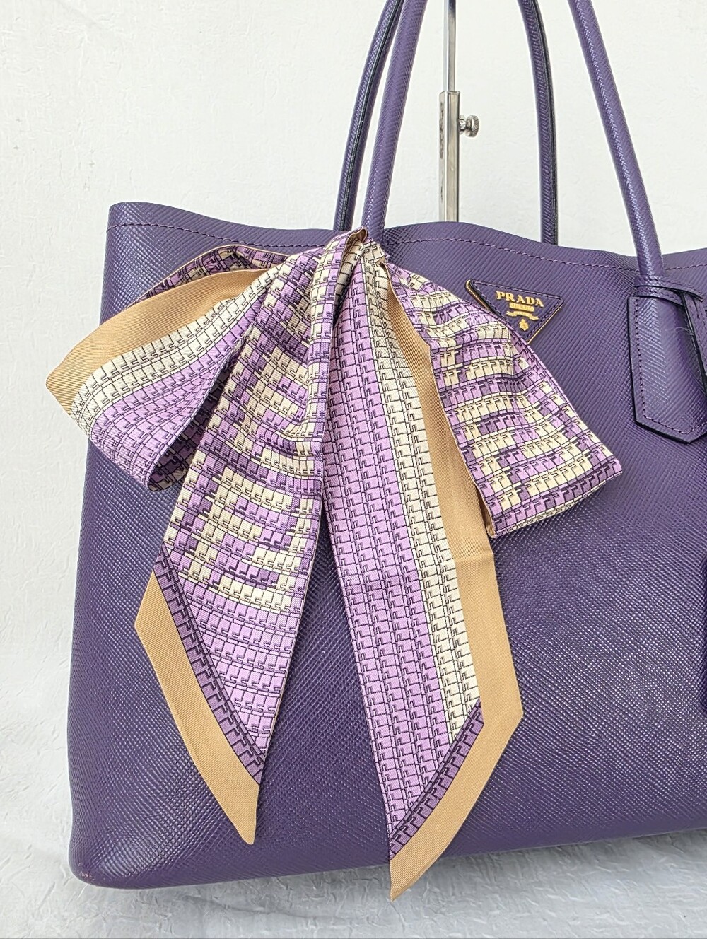 Auth Fendi FF Wrappy Silk Twilly Scarf